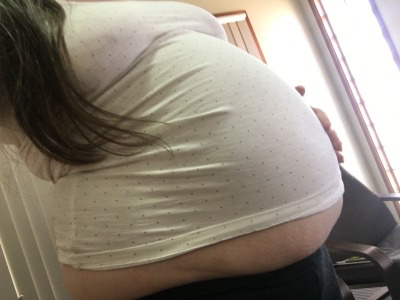 thicquex:Same shirtMuch, much fatter girl.
