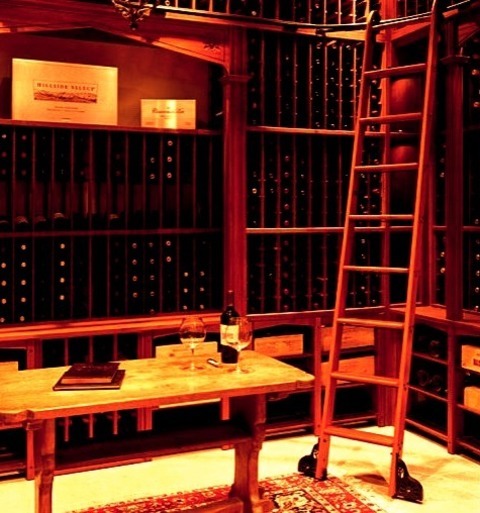 Large - Traditional Wine Cellar