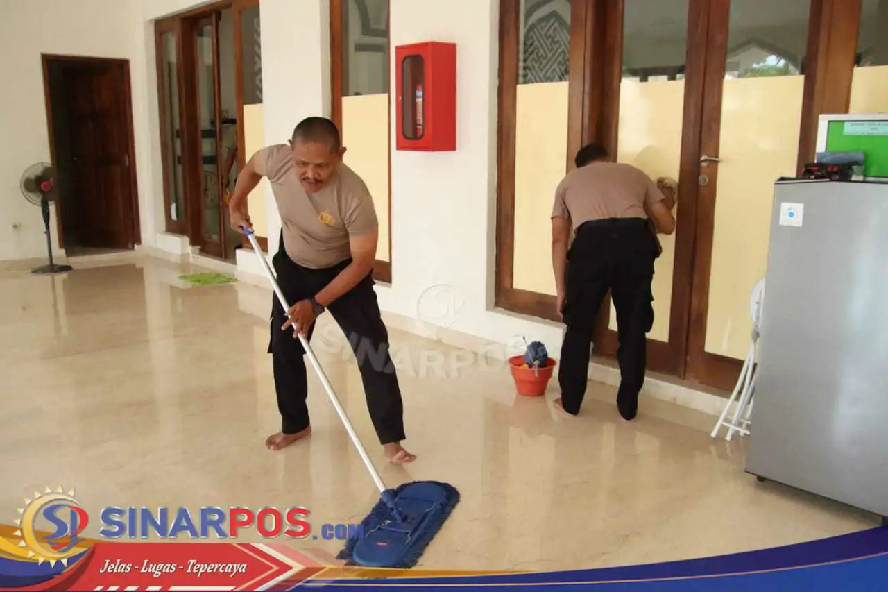 Polres Sumenep Gelar Bakti Religi di Masjid Baitur Arham, Sambut Hari Bhayangkara ke - 79