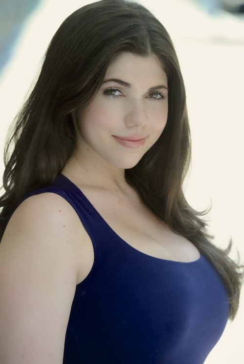 busty-slim-girls:Emily Barry, NYC actress.