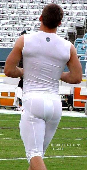 BIG BUTT IN THONG