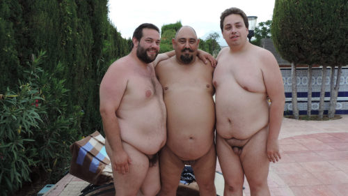 nastypervert:  Love naked men!  Especially lightskinned naked men!