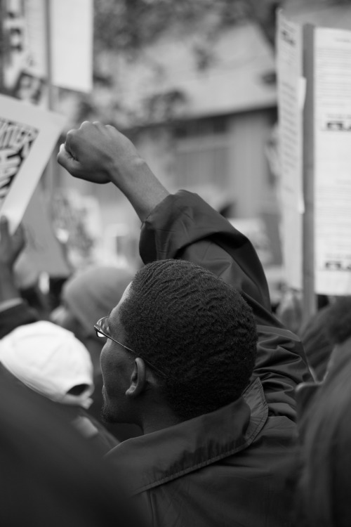 A black and white set from yesterday’s #MillionsMarch in Oakland, California against instituti