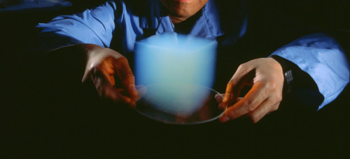 ishiganto:Amazing aspects of Aerogel http://gizmodo.com/amazing-aerogel-eight-looks-at-the-ghostly