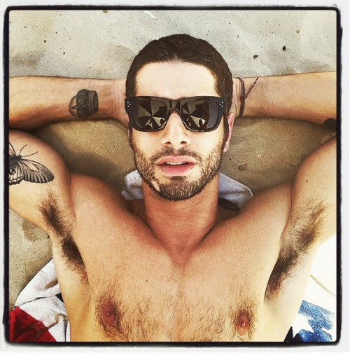 XXX hairyonholiday:  For MORE HOT HAIRY guys-Check photo