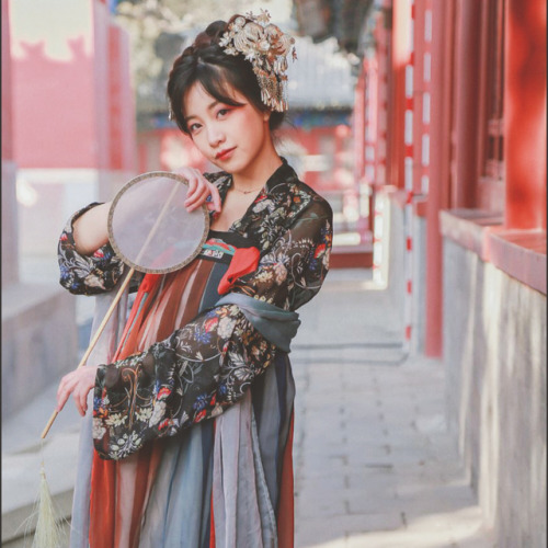 hanfugallery:Traditional Chinese hanfu by 天青与月光