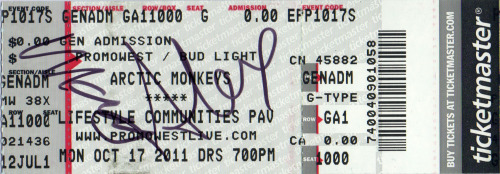 disfordancefloor:  Signed by Matt and Alex after the show [x] 
