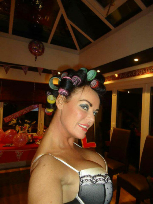 welshlaaaddd:  Big titied #welahslag from new tredegar. #submit  Beauty