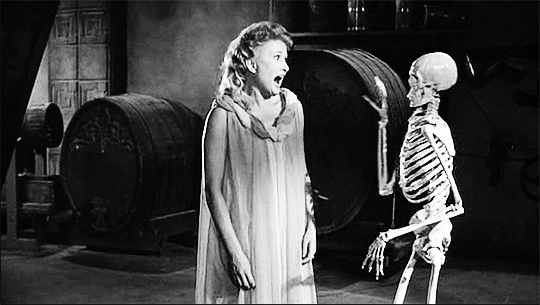 classichorrorblog:  House On Haunted HillDirected by William Castle (1959)   