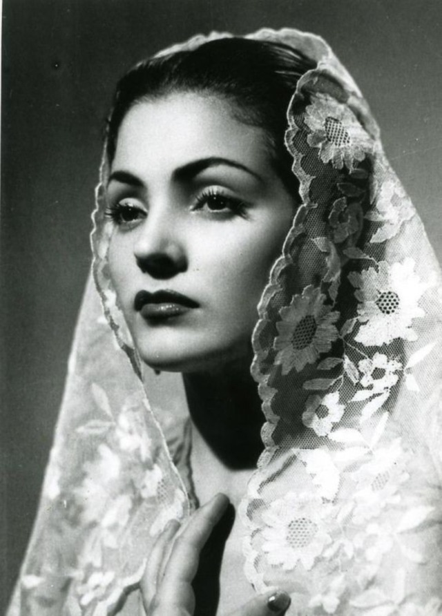  Carmen Sevilla