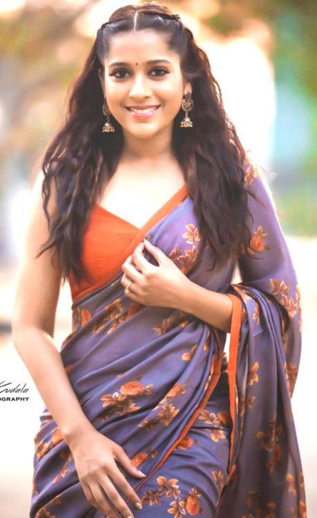 indiangalz:See more hot babes in sarees:See more: www.indiangalz.com/babes-in-sarees/