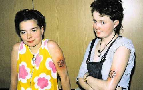 moodybible:  Björk getting a tattoo