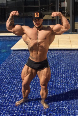 Muscle fan living in Barcelona