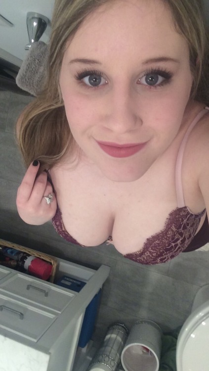 justneedkisses - Can you tell it’s my favorite bra?