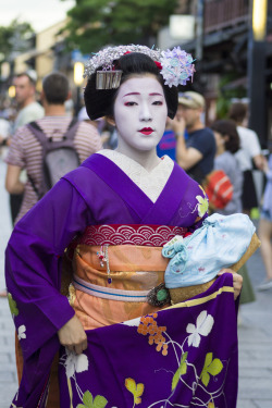 geisha-kai:  July 2015: maiko Eriha of Gion