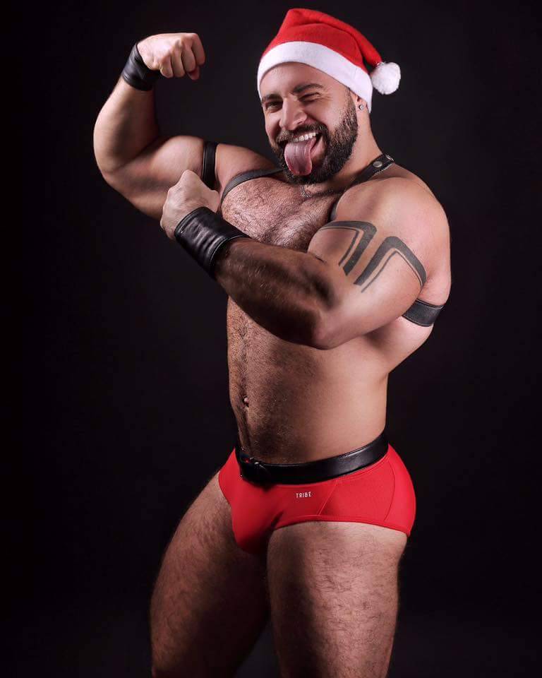 jimbibearfan:  All I want for Christmas…is him
