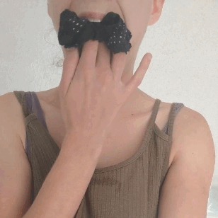 thirstyslut:Panties in the afternoon taste better.