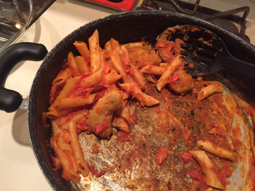 thismynewname:  kingjaffejoffer:  thatfuckingscorpio:  unclefather:  mikalhvi:  blackberryshawty:  unfollowfriday:  unclefather:  This is literally just penne pasta and chicken nuggets… Mom…  honestly thank god im not white  This is tragic  why the