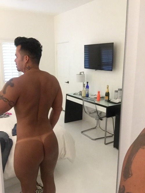 brendanoneal:Got some good sun today! #latino #bubblebutt #thongtan #manthong #malethong #tan #sunsoutbunsout #palmsprings