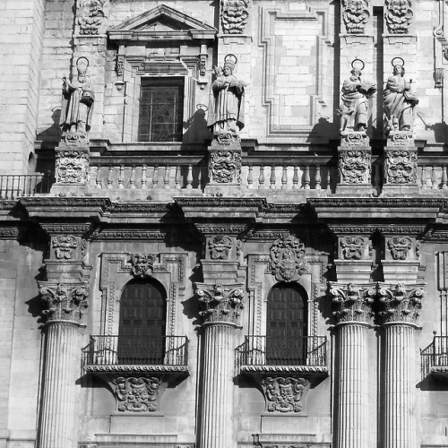 Detalle de la fachada barroca de la catedral, Jaén, 2016.