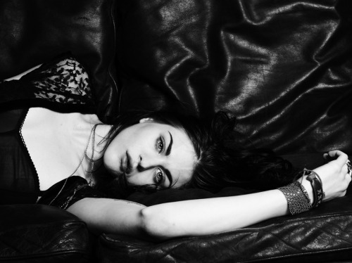 lesbeehive:  Les Beehive - Frances Bean Cobain adult photos