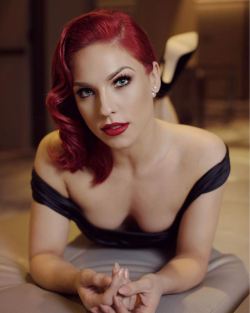 gewelmaker:  Sharna Burgess