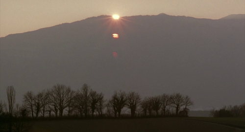 asleepycompany:  Three Colours: Red (dir. Krzysztof Kieslowski, 1994)