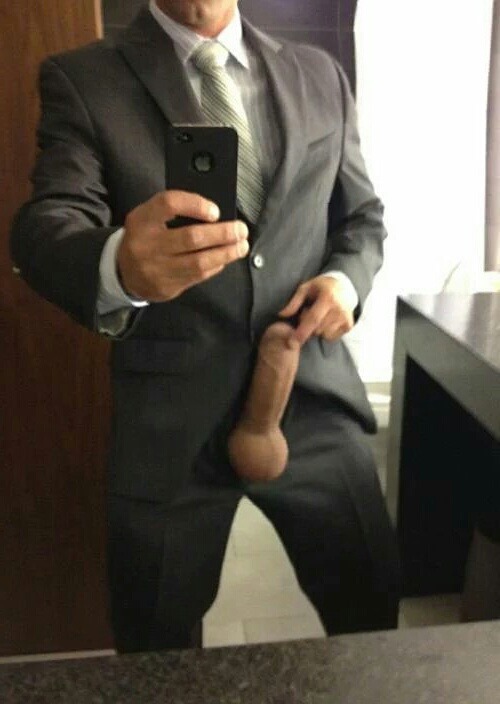 hairymacho:  http://hairymacho.tumblr.com/▲✕/