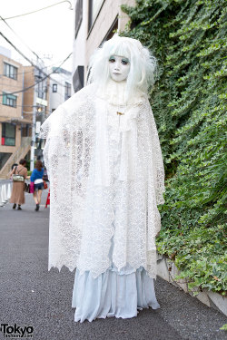 tokyo-fashion:  Japanese shironuri artist Minori in white lace on Cat Street in Harajuku. Our short Minori documentary is here, in case you missed it.