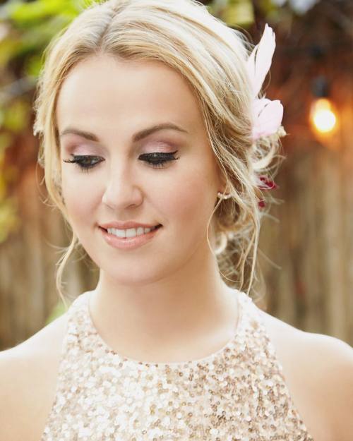 What a gorgeous day to get married with a hint of fall in the air! #predameweddings #bridalmakeup #b