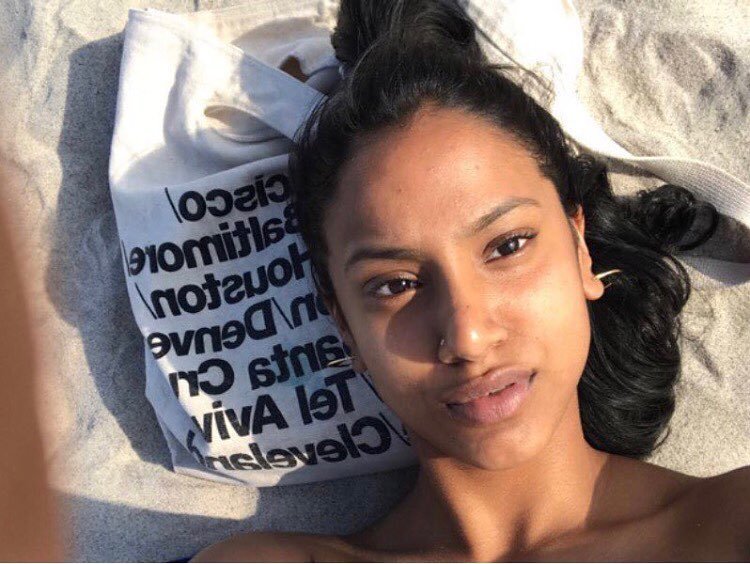 tootsieboy:  can somebody edit freckles on me