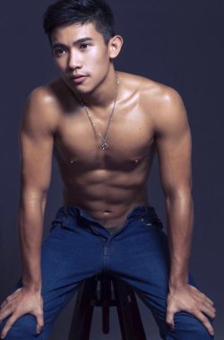 Asians Hot Guys and their bulges