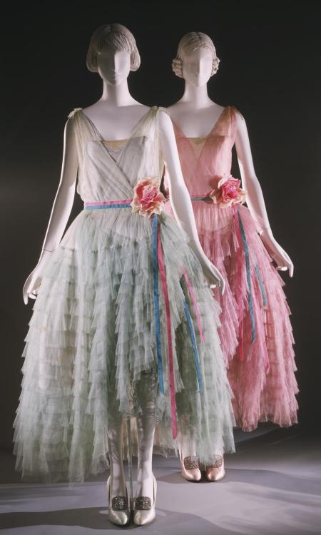 philamuseum:We’re celebrating Siblings Day with these matching dresses worn by the Stetson sis