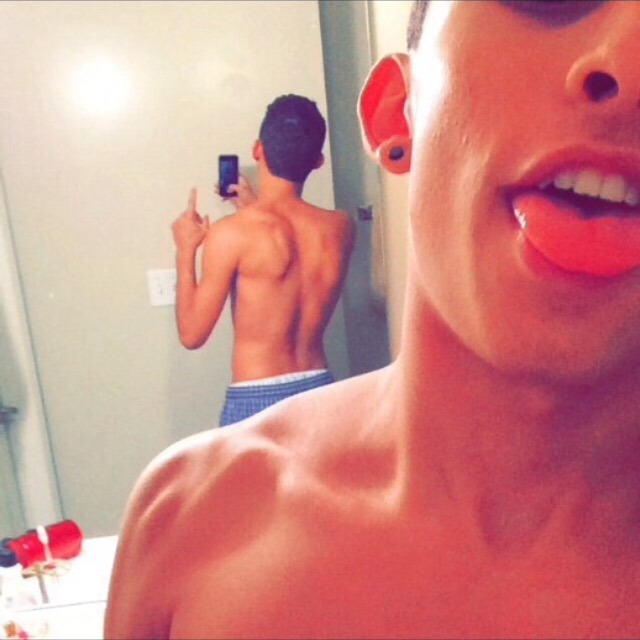 yourrrniggasdick:  Again, posted his link too, but he gotta nice dick lol