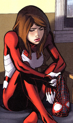 deliriosdefrikeza:  Spider-WomanUltimate Comics Spider-Man #25Art by Dave MarquezWords by Brian Michael Bendis