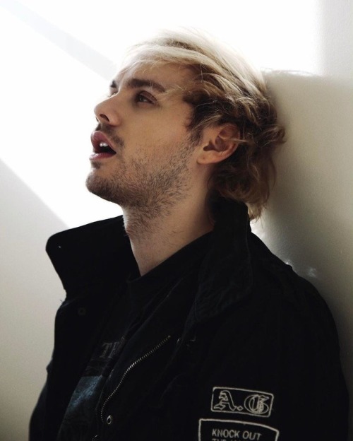 mikeysource:michaelclifford: shave, you dummy : @jordenkeith