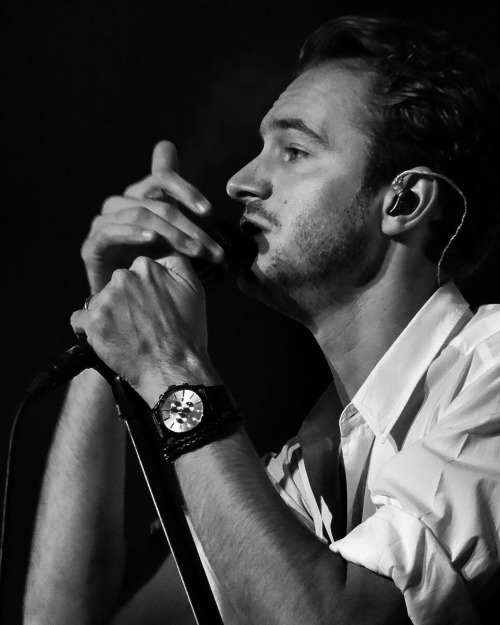 joysemuse:Tom Smith at Heineken Music Hall 2015 (My Photo)