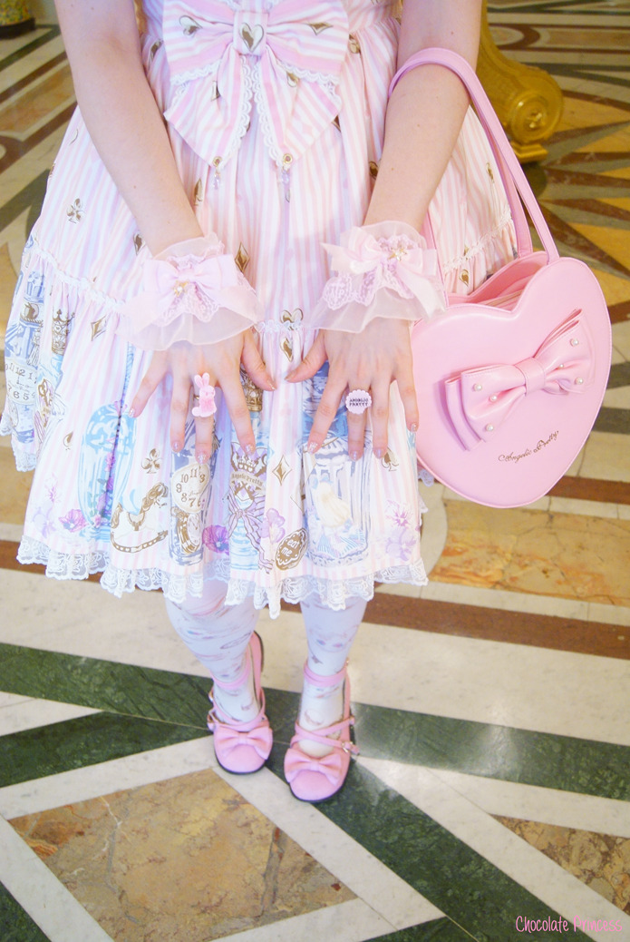 chocolate-princess:  At the Angelic Pretty Tea Party at the Shangri-La ! 