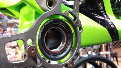 takebow-tune: SPECIALIZED “DEMO-8” ‘HAMACHI’ use custom. Bottom bracket replacement construction.