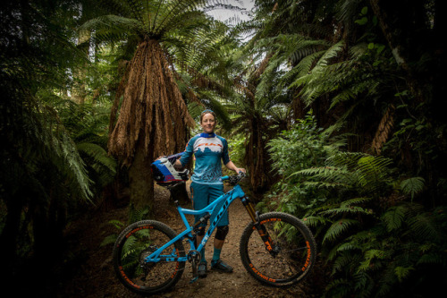 womenscycling: 2017 Fuji Enduro Team - PinkbikeMeggie Bichard and Lauren Gregg riding for Fuji Endur