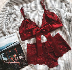 lovinghandmadelingerie:  Barley There Intimates