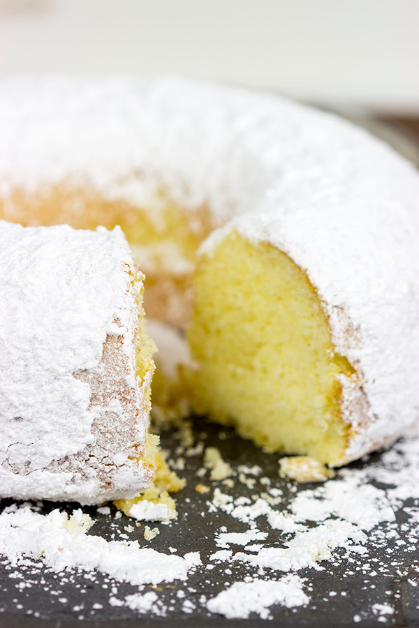 fullcravings:Powdered Sugar Doughnut Cake This is sooooo going to happen.