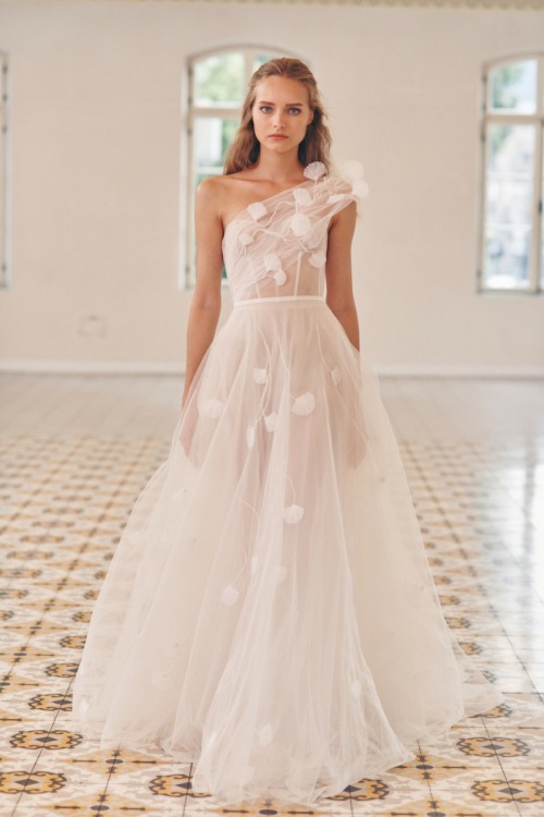 Mira Zwillinger | Bridal Spring 2023Collection: WondersGown: Torria