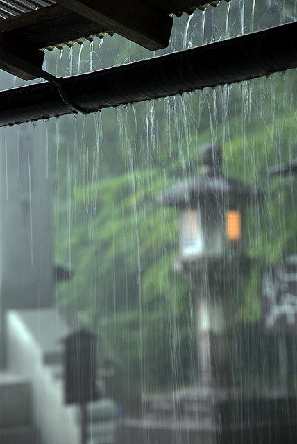 ileftmyheartintokyo:Koyasan (高野山) in the rain by acase1968 on Flickr.