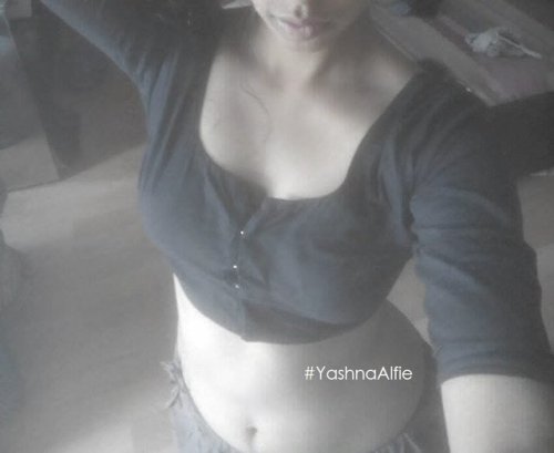 yashnaalfie: As Pujo is drawing near and I’m still in Kishangarh, I’ll definitely miss t