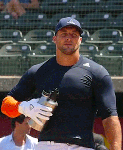 tazme123: hockeyjockluvr:   lovehotdudes:  Tebow  Fuck me please!   Would like. To suck u till u cumm 