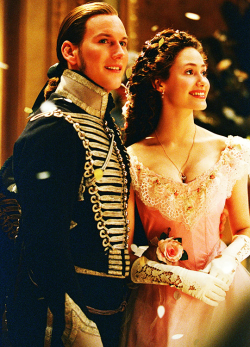 emmy rossum phantom of the opera roof