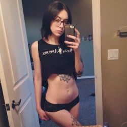 theendis-nigh:  ✌️👽✌️ #SuicideGirls