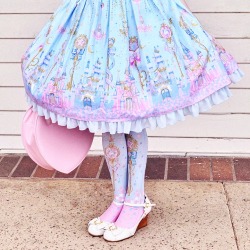 chiffon-fleur:I love the Cotton Candy colors of this dress 💙