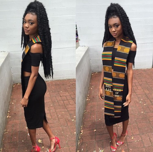 bombshellssonly:  @embodiedbeauty 